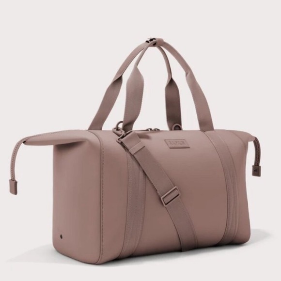 Dagne Dover Handbags - Dagne Dover Landon Neoprene
Carryall Bag in Dune, XL